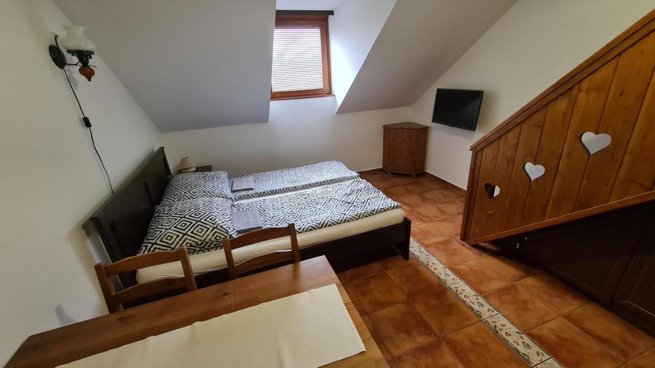 Gyulai Fuerdoe Apartman Extérieur photo