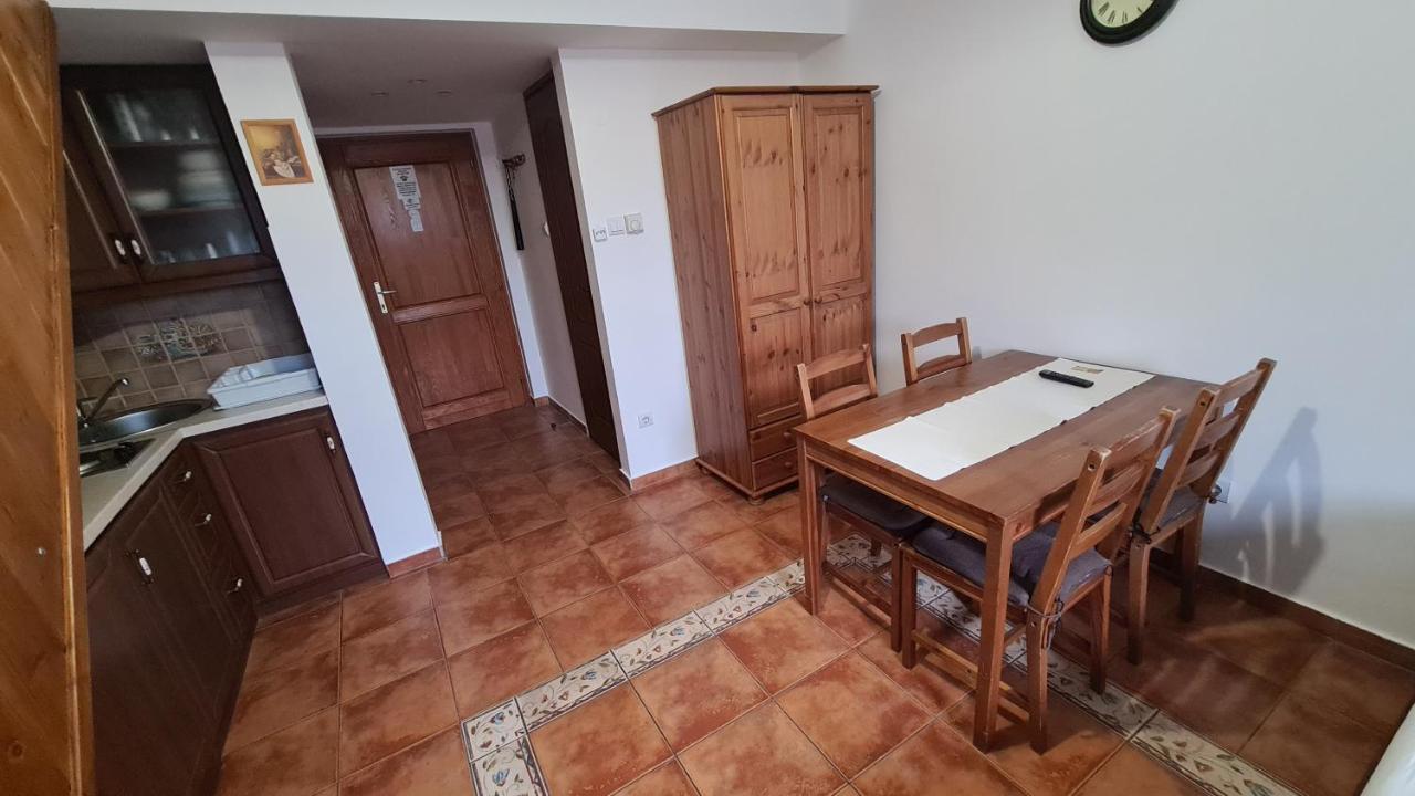 Gyulai Fuerdoe Apartman Extérieur photo