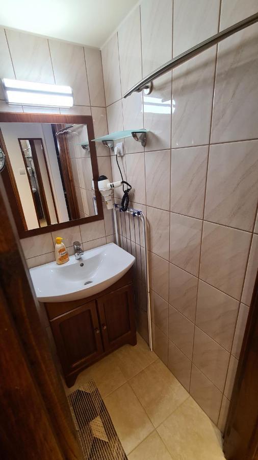 Gyulai Fuerdoe Apartman Extérieur photo