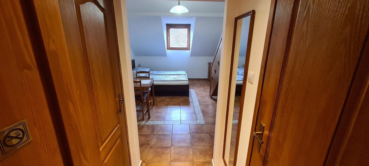 Gyulai Fuerdoe Apartman Extérieur photo