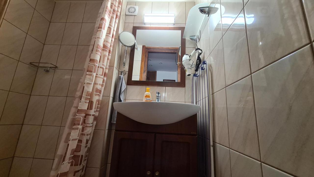 Gyulai Fuerdoe Apartman Extérieur photo