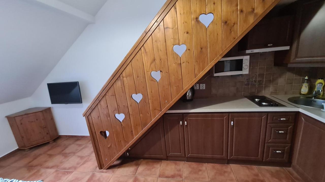 Gyulai Fuerdoe Apartman Extérieur photo