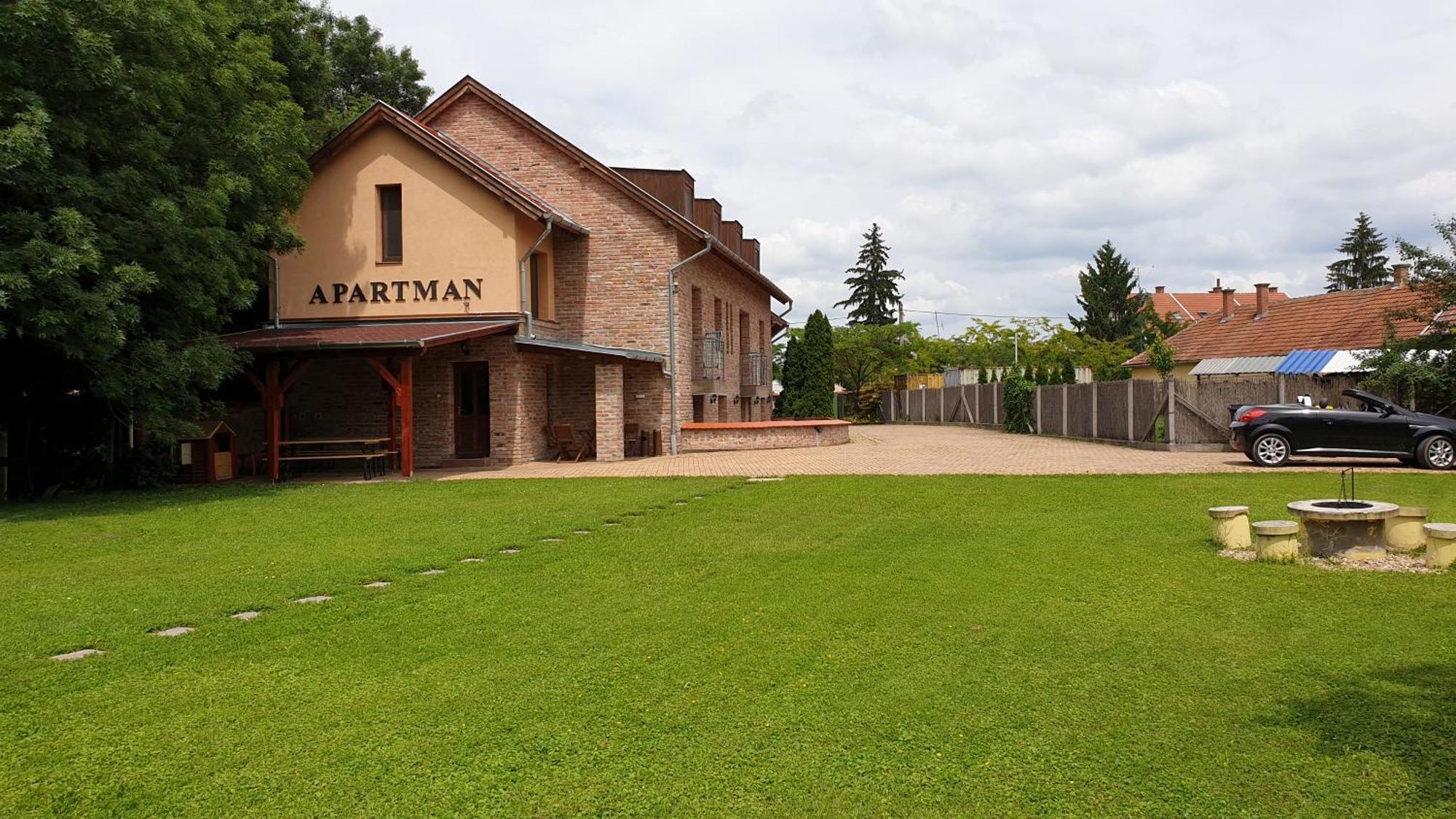 Gyulai Fuerdoe Apartman Extérieur photo